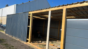 Photo de galerie - Réalisation d'un abri métallique sur mesure