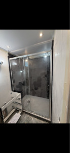 Photo de galerie - Cabine de douche. avec carrelage fini 
