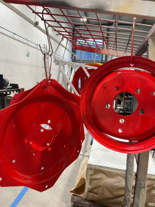 Photo de galerie - Peinture roue de tracteur 