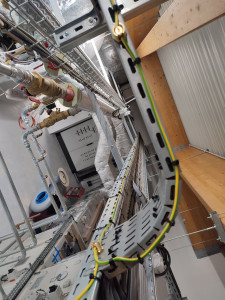 Photo de galerie - Liaisons Équipotentielle des masses métalliques pour protéger l'installation et les personnes.