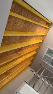 Photo de galerie - Création d’une mezzanine réalisation en cours 