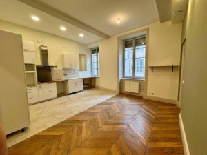 Photo de galerie - Montage de meubles, cuisine et peinture 