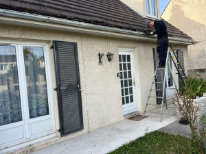 Photo de galerie - Pose de gouttière, comprenant soudure