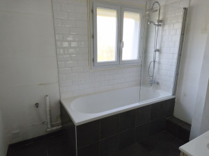 Photo de galerie - Chantier remplacement baignoire 
