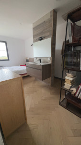 Photo de galerie - Aménagement d'une chambre avec salle de bain