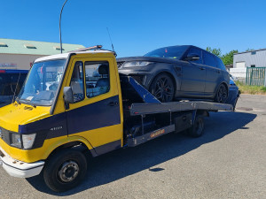 Photo de galerie - Bonjour je vous propose mes services de remorquage dépannage automobile a prix correcte, je fait également l3s enlèvement d'epaves, vehicule hs accidenté ect... Avec certificat de destruction délivrée. Bien a vous Bryan. 