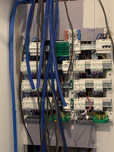 Photo de galerie - Câblage et raccordement d un tableau électrique