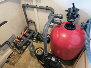 Photo de galerie - Renouvellement sable de filtration, entretien eau ,robot,solution tuyauterie et modification. 