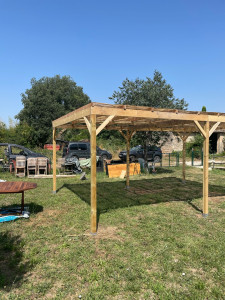 Photo de galerie - Création d’une pergola droite en bois .