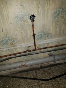 Photo de galerie - Installation d'une arrivée de lave linge 
sur cuivre 