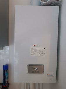 Photo de galerie - Entretien de chaudière de la marque SAUNIER DUVAL SEMIAFAST
 CONDENS 30 -A (H-FR)