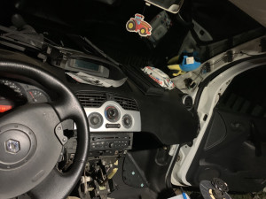 Photo de galerie - Réparation électrique sur une voiture Renault