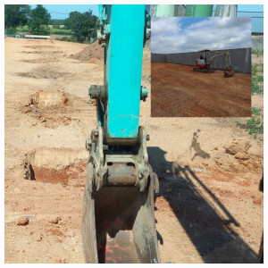 Photo de galerie - Mise à niveaux et terrassements (fouille).