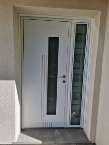 Photo de galerie - Porte de entrée en aluminium 