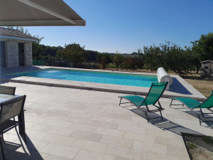 Photo de galerie - Tour de piscine carrelage 