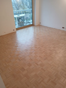 Photo de galerie - Spécialisé dans la pose, la rénovation et l’entretien de parquets. Je réalise vos projets avec soin, 