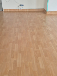 Photo de galerie - Pose de PVC/Lino, y compris PVC épais pour salles de sport, danse et aires de jeux.