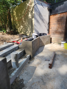 Photo de galerie - Escalier plus terrasse é jardinière 