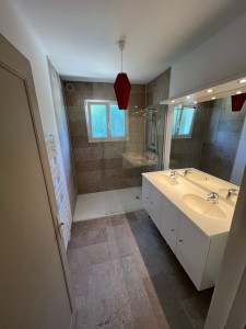 Photo de galerie - Création complète d’une salle de bain