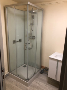 Photo de galerie - Pose d’une Cabine de Douche