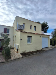 Photo de galerie - Ravalement de façade sur maison mitoyenne située à Pornic 