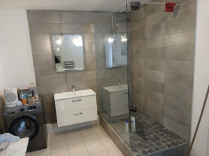 Photo de galerie - Installation douche plus lavabo meuble haut 