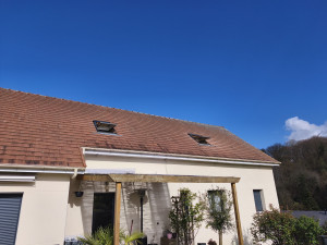 Photo de galerie - Création chevêtre et installation de velux d'occasion fourni par le client.