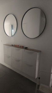 Photo de galerie - Petite réalisation de pose de placard a chaussures et mirroir .