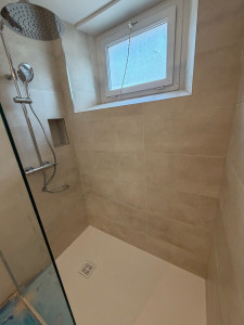 Photo de galerie - Espace douche , receveur sur mesure 