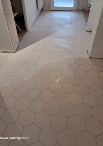 Photo de galerie - Carreaux hexagonaux combinés avec des carreaux 60x60