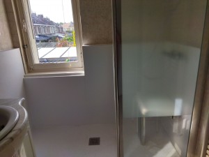 Photo de galerie - Douche sécurisé avec parois de douche 