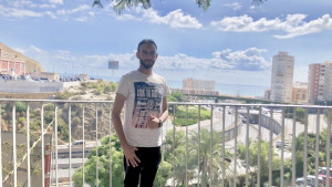 Photo de galerie - Disponible pour travailler 