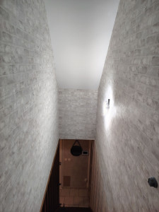 Photo de galerie - Après mise en peinture plafond et pose de papier peint 