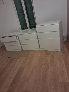 Photo de galerie - Montage commodes. 