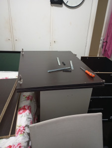 Photo de galerie - Flat pack furniture assembly 