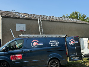 Photo de galerie - Pose de panneaux photovoltaïques sur un garage 