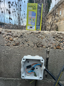 Photo de galerie - Changement boîte de dérivation pour volet roulant d’une piscine avé étanchéité 