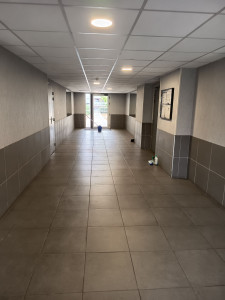 Photo de galerie - Entretien de partir commune d'un hall d'un immeuble 