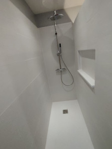 Photo de galerie - Rénovation salle de bain (dépose,pose bac à douche, carrelage , équipage)