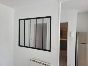 Photo de galerie - Installation d’une verrière après avoir fait un trou 