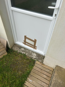 Photo de galerie - Remplacement du panneau bas avec une chatière 