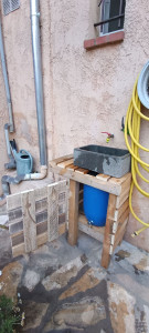 Photo de galerie - Création de mobilier extérieur en palettes.