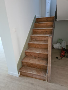 Photo de galerie - Pose de plinthes crémaillères