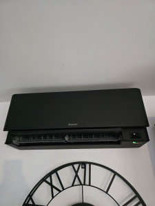 Photo de galerie - POSE POMPE À CHALEUR REVERSIBLE DECEMBRE 2025

DAIKIN - MODÈLE : STYLISH
