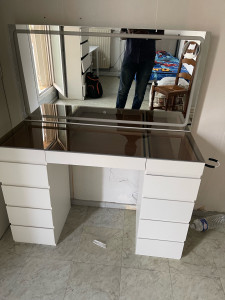 Photo de galerie - Coiffeuse complexe a monter mais finition nickel ? 