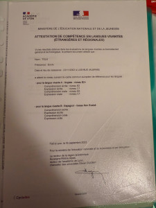 Photo de galerie - Je propose du soutien scolaire en anglais pour les élèves du primaire ;collège et lycée . Niveau certifié. Sérieuse et patiente, je m’adapte aux besoins de chacun. 