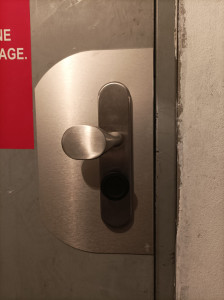 Photo de galerie - Montage et réparation des serrures de porte. 