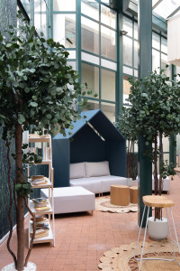Photo de galerie - Conception, aménagement et décoration d'un espace entreprise ambiance dehors / dedans