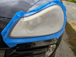 Photo de galerie - Rénovation de vos phares, polissage et finition au 5000 à l' eau 