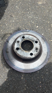 Photo de galerie - Changement des vieux disques et plaquettes sur une Fiat punto